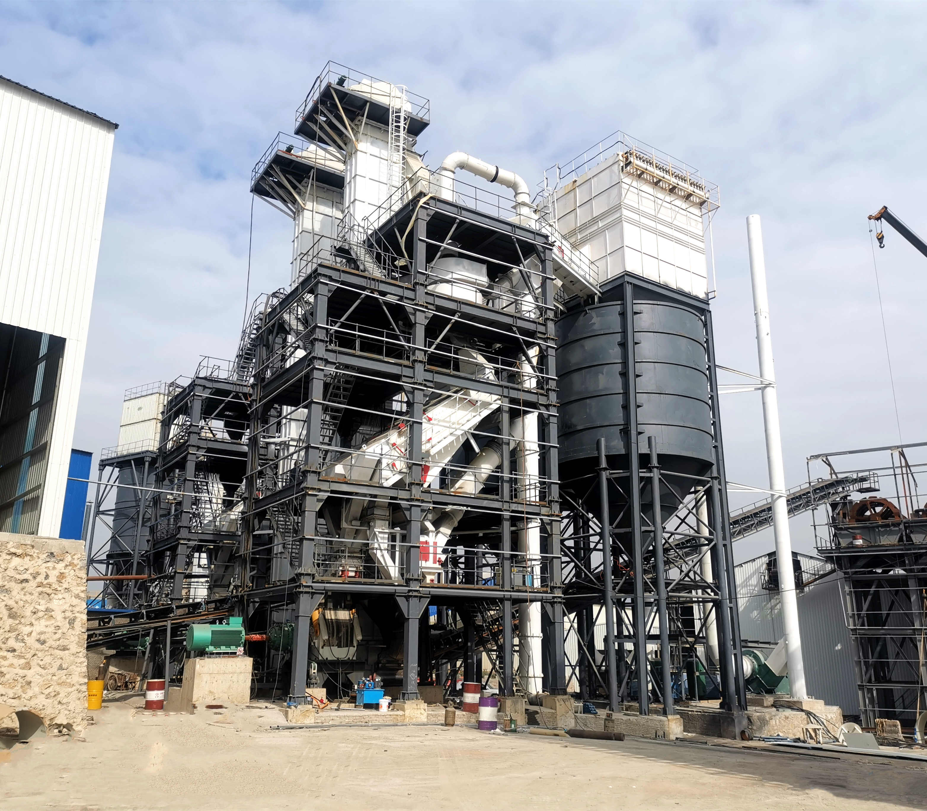 塔樓式制砂生產(chǎn)線（制砂樓），實(shí)現(xiàn)生產(chǎn)空間的最大化利用