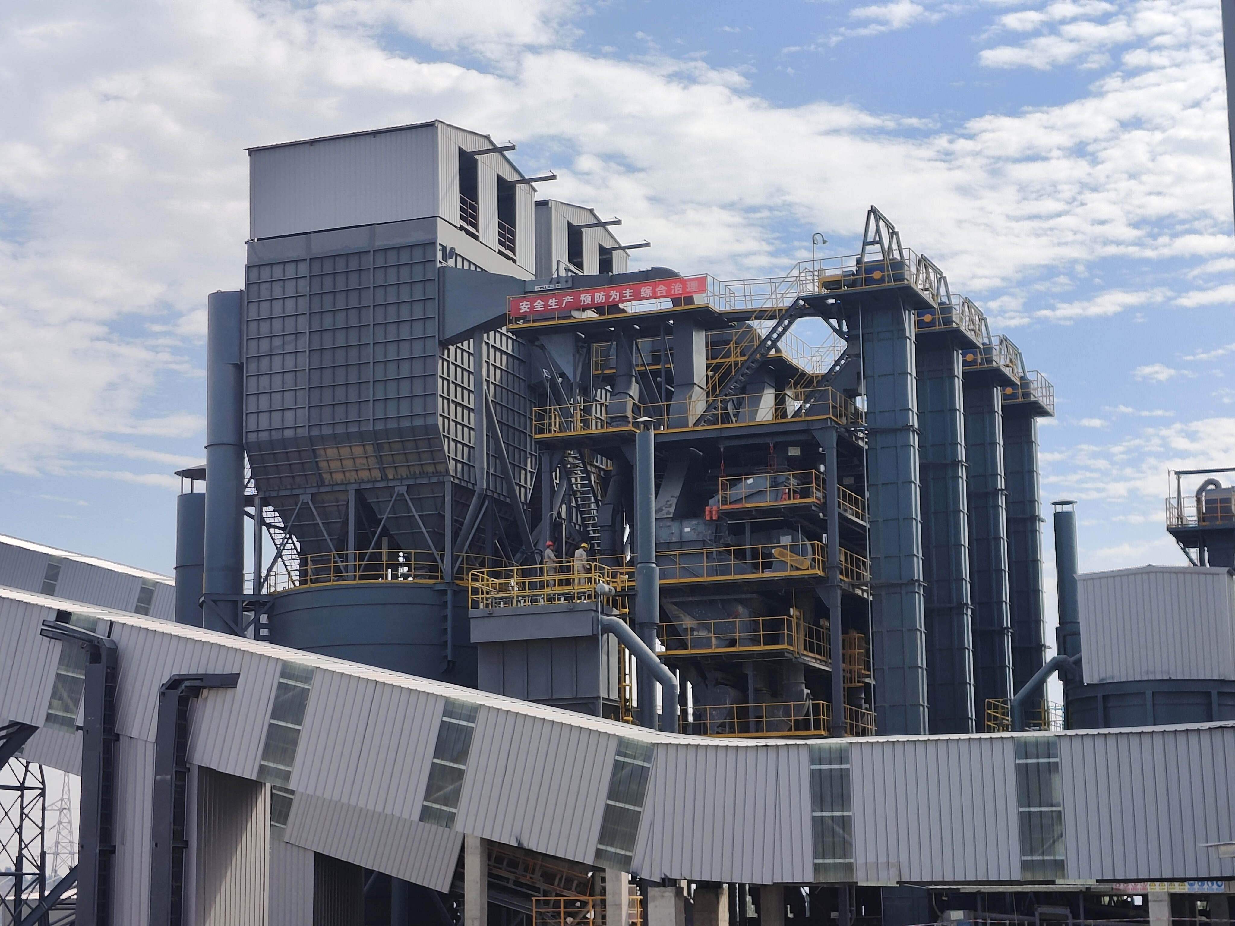 制砂樓制砂需要哪些設(shè)備？制砂樓制砂效果如何？