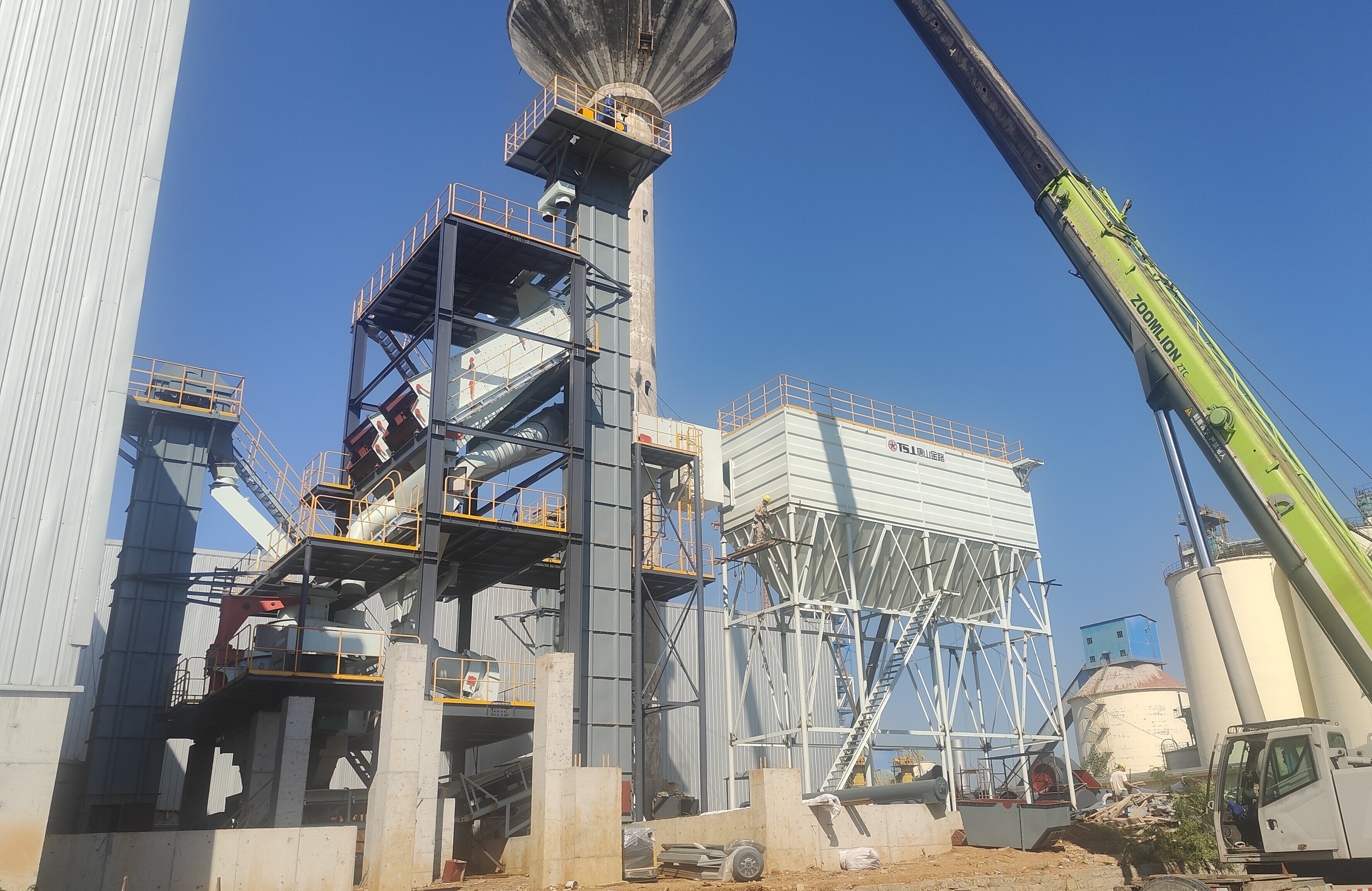 建筑垃圾堆成山？制砂樓一鍵 “點(diǎn)石成金”！